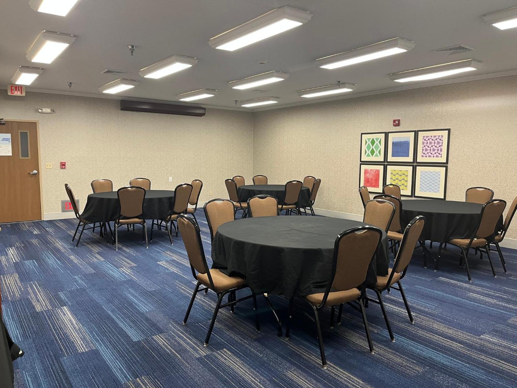 Holiday Inn Express Hotel & Suites Sioux Falls At Empire Mall By Ihg Esterno foto
